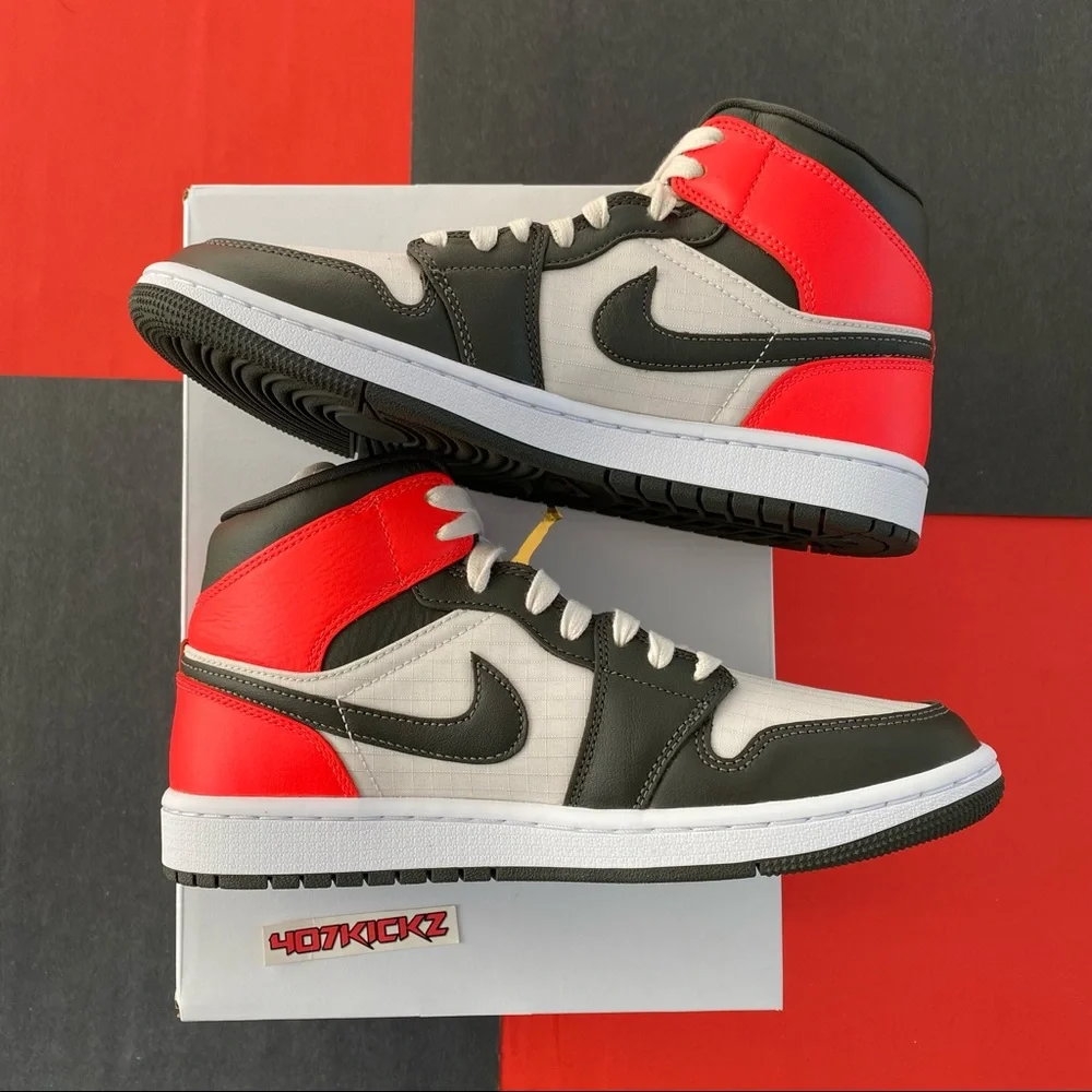 Women’s Air Jordan 1 👟 - Picture 7 of 10